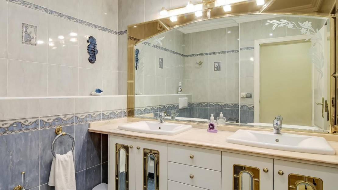 Huis te koop in Moraira | 4 slaapkamers H5473348