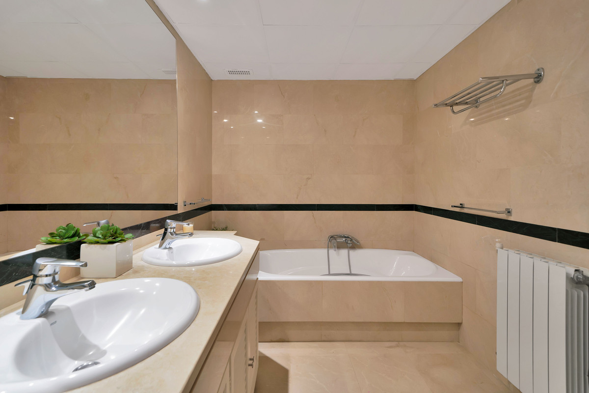 Appartement te koop in Nagüeles | 3 slaapkamers H5041636