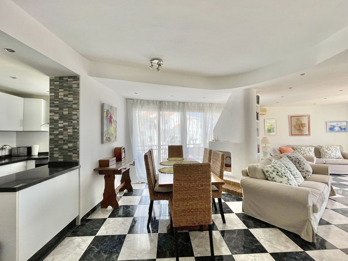 Appartement te koop in Nerja | 2 slaapkamers H5116705
