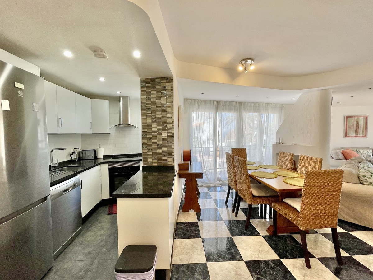 Appartement te koop in Nerja | 2 slaapkamers H5116705
