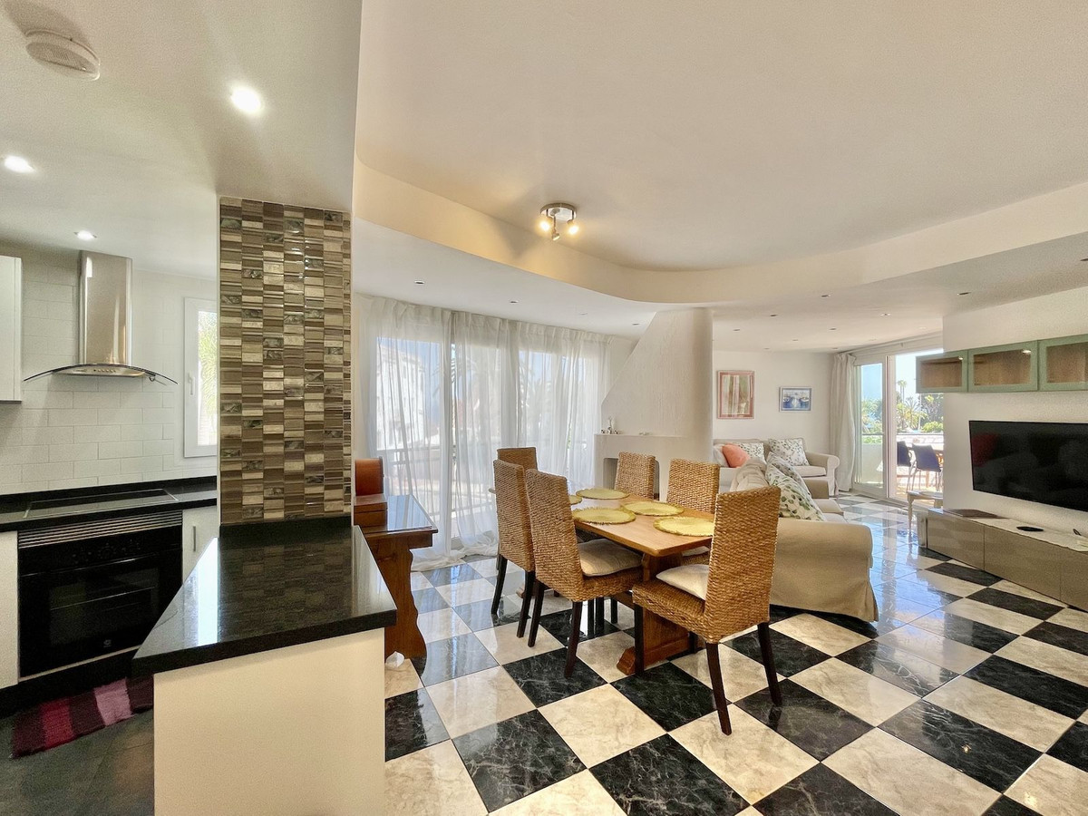 Appartement te koop in Nerja | 2 slaapkamers H5116705