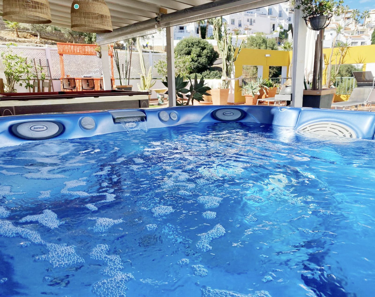 Penthouse te koop in Nerja | 2 slaapkamers H5481577