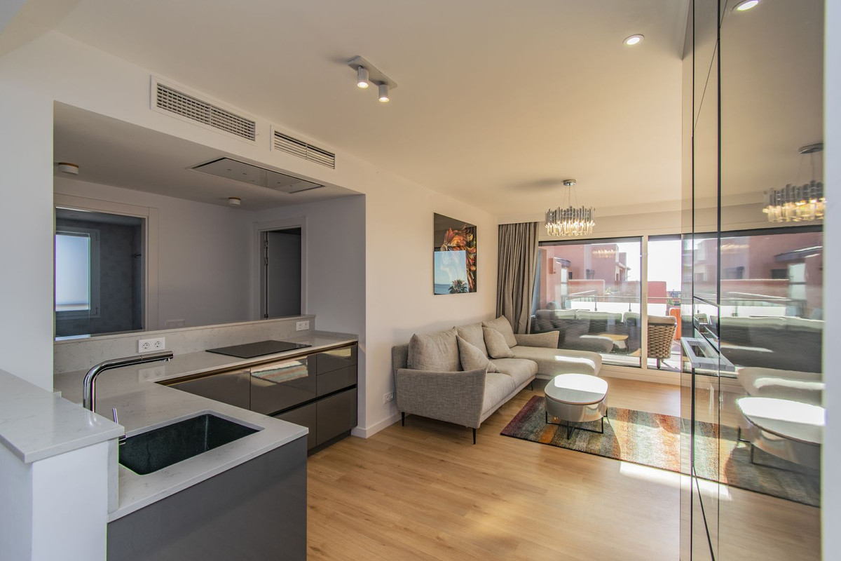 Penthouse in New Golden Mile-11