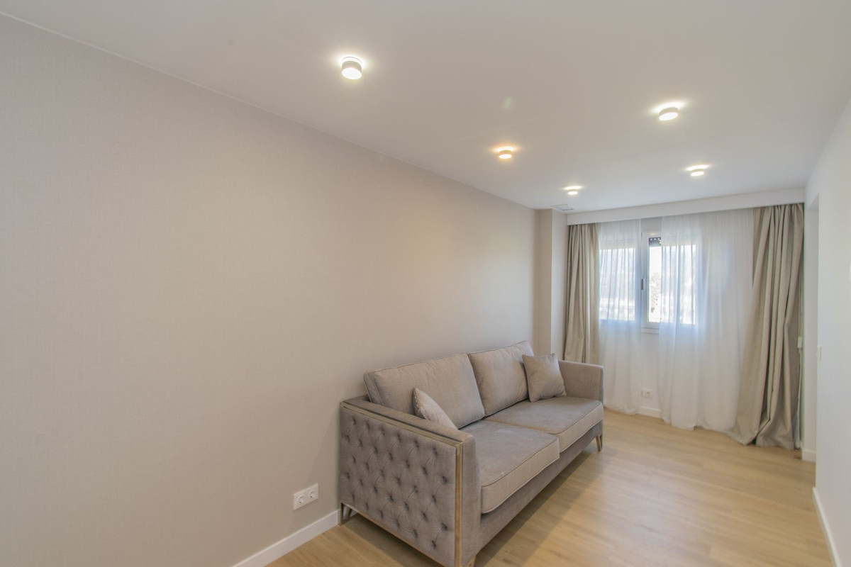 Penthouse in New Golden Mile-23