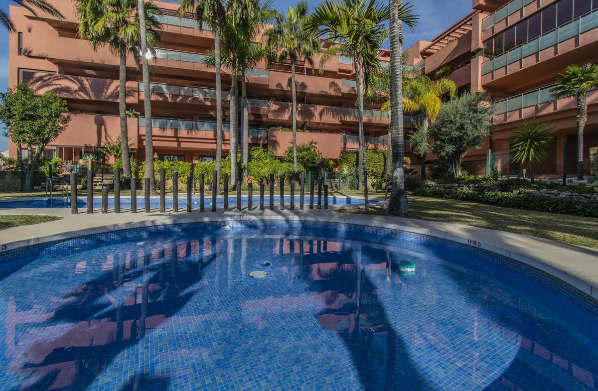 Penthouse in New Golden Mile-27