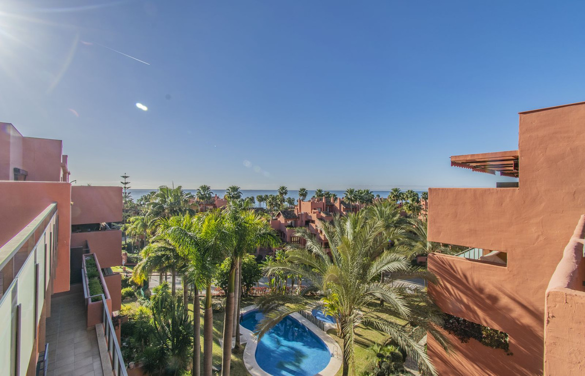 Penthouse in New Golden Mile-31