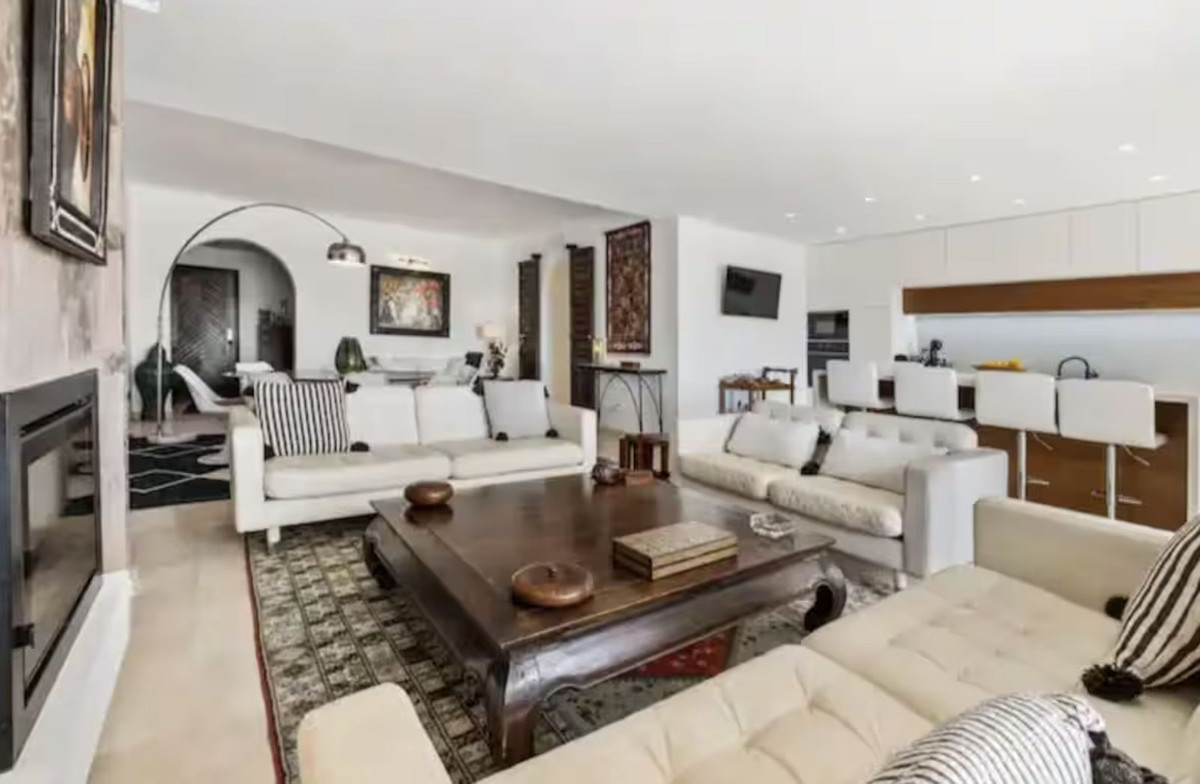 Penthouse in New Golden Mile-11
