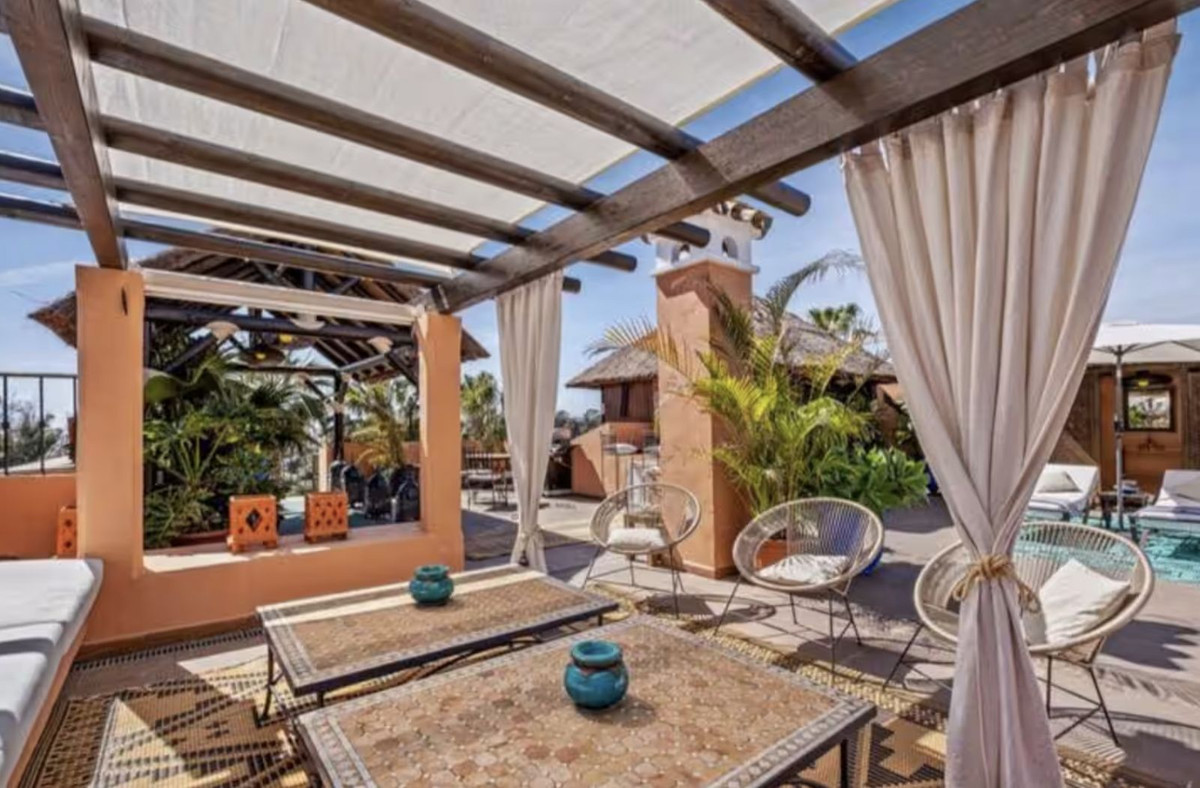 Penthouse in New Golden Mile-23