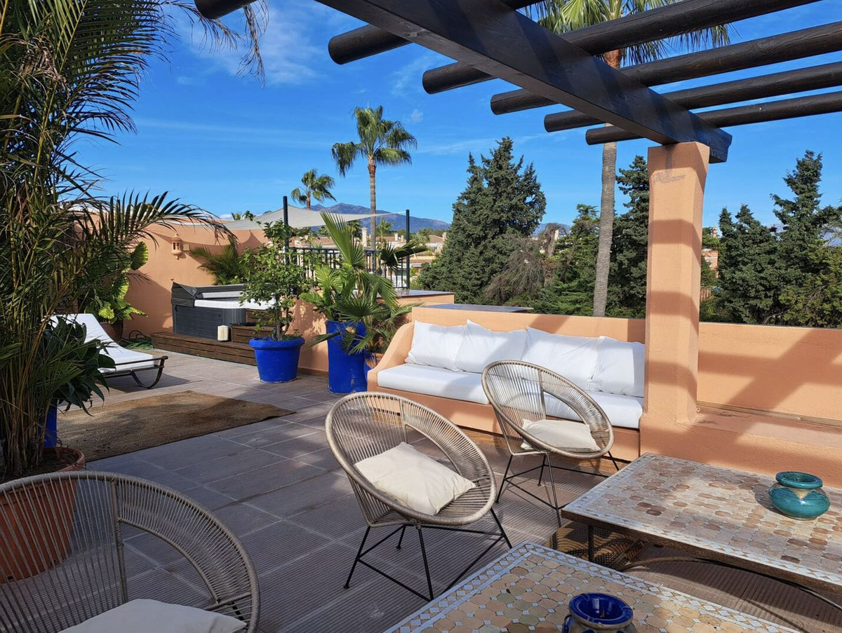 Penthouse in New Golden Mile-26