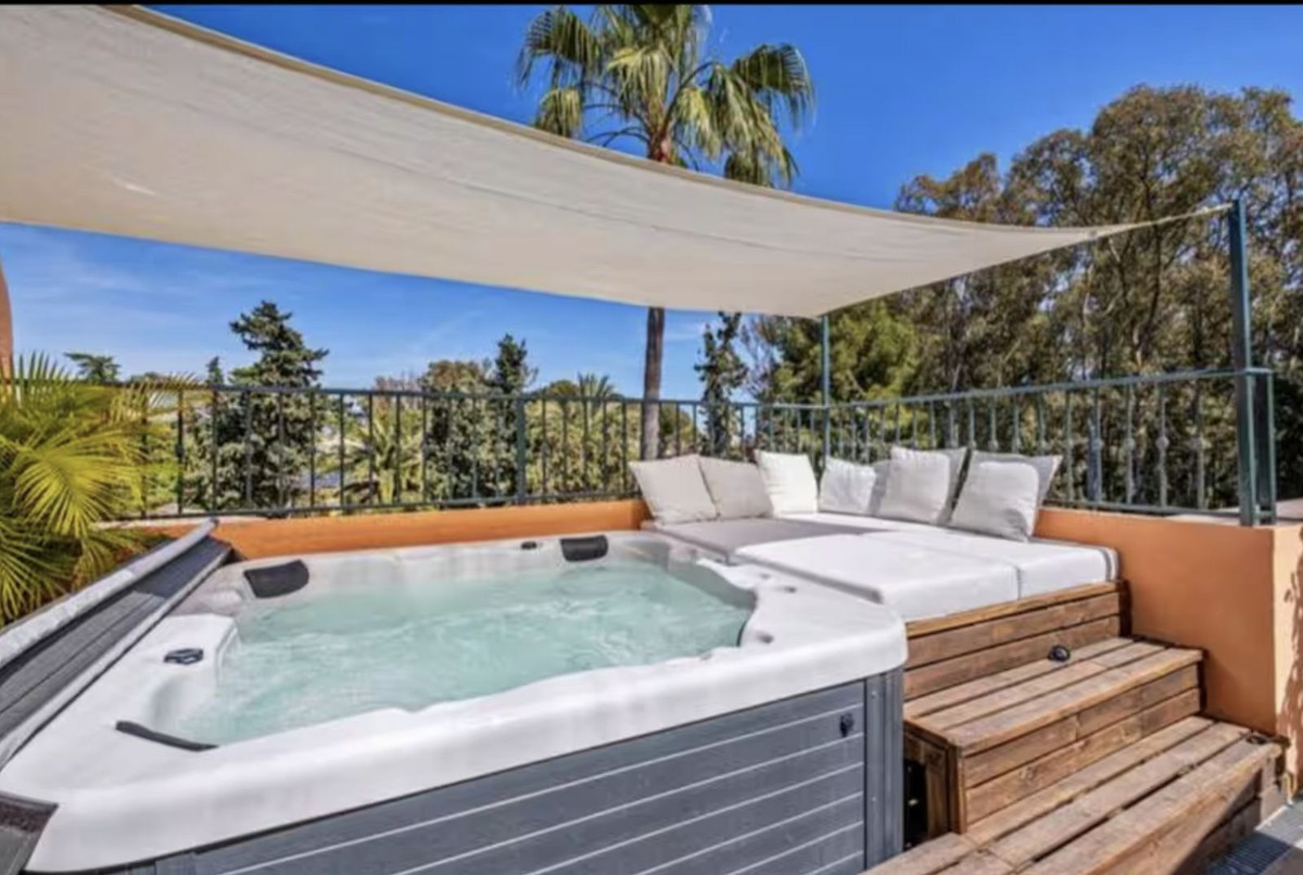 Penthouse in New Golden Mile-27