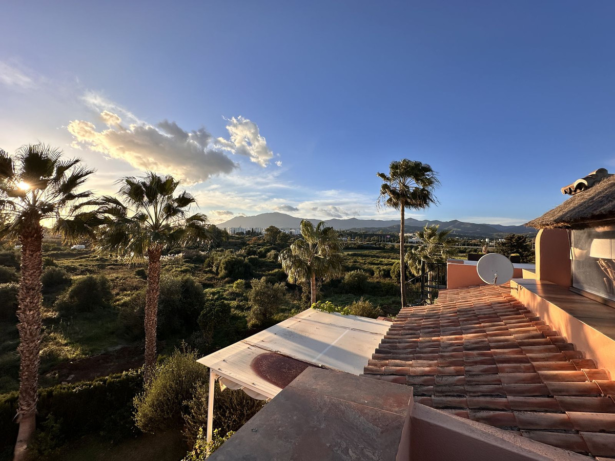 Penthouse in New Golden Mile-31