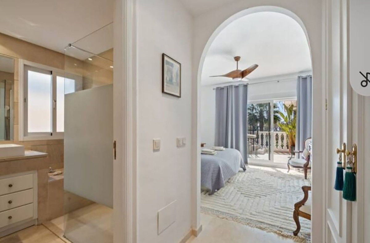 Penthouse in New Golden Mile-33