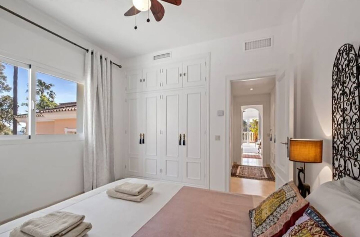 Penthouse in New Golden Mile-39