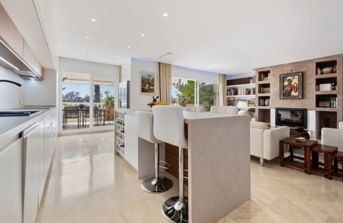 Penthouse in New Golden Mile-7
