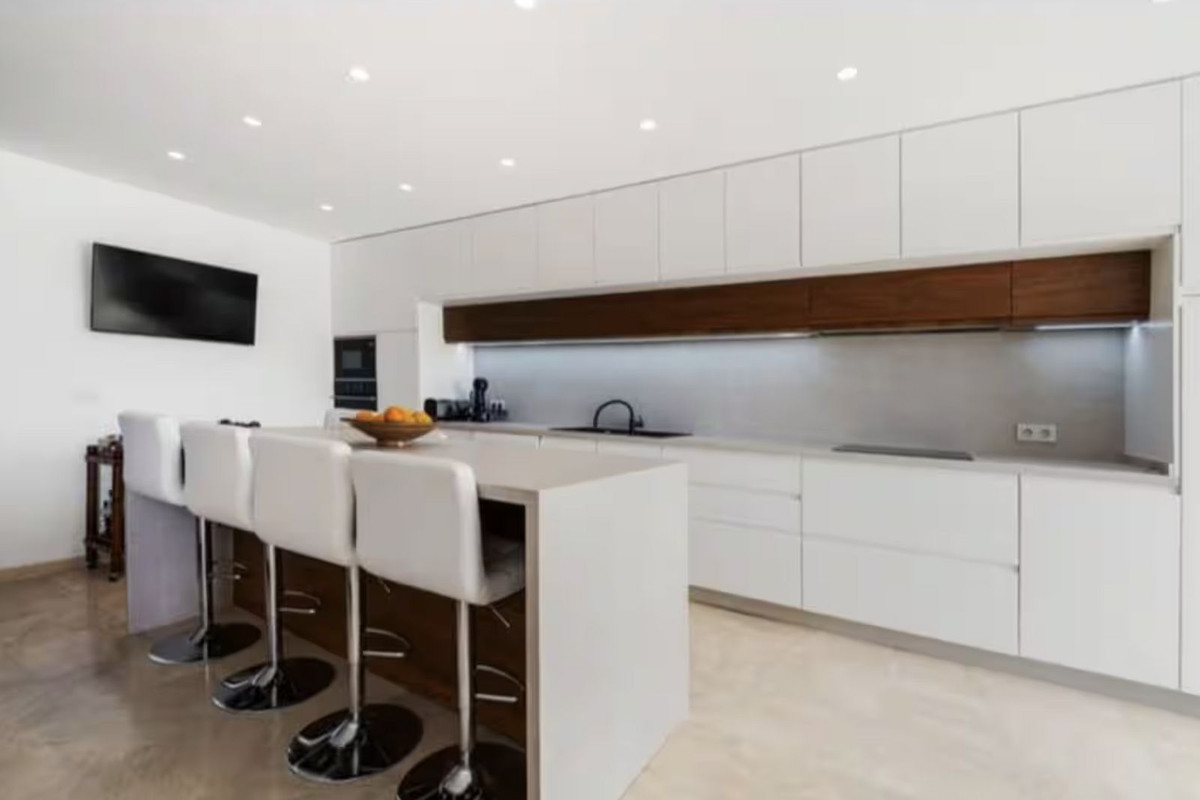 Penthouse in New Golden Mile-9