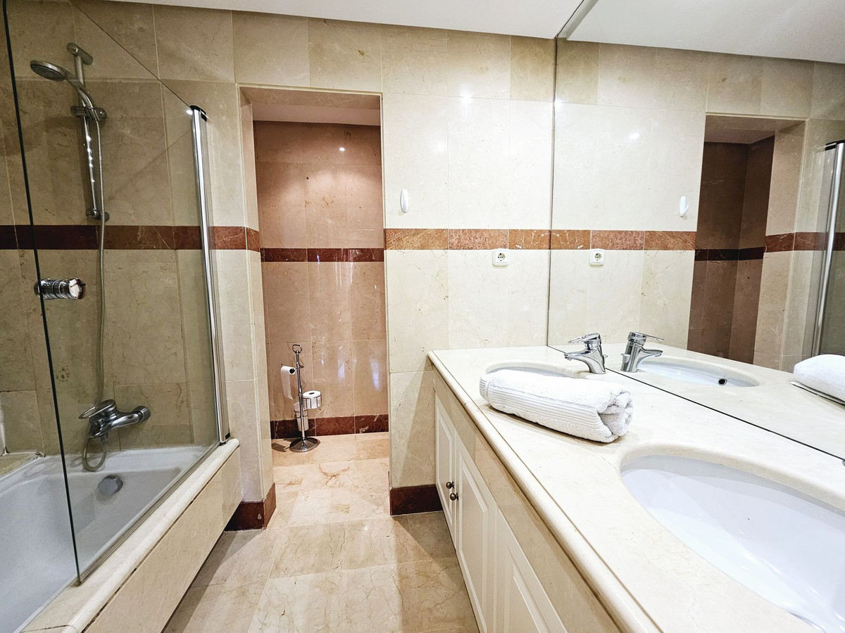 Appartement te koop in New Golden Mile | 3 slaapkamers H5007925