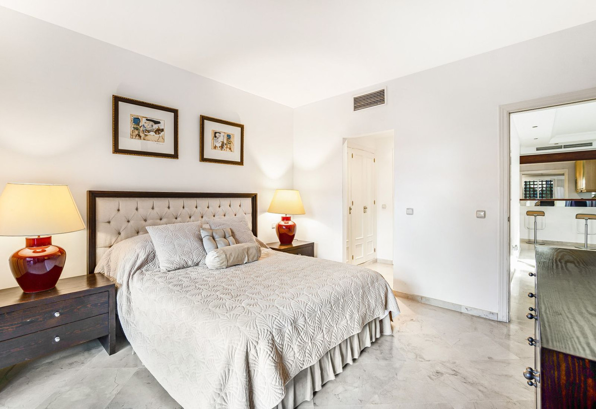 Appartement te koop in New Golden Mile | 3 slaapkamers H5007925