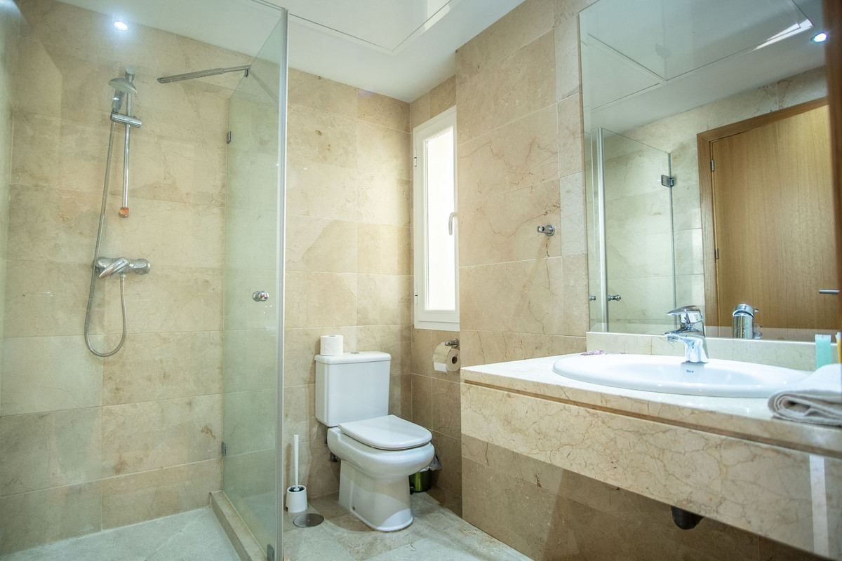 Tussenverdieping Appartement in New Golden Mile-14