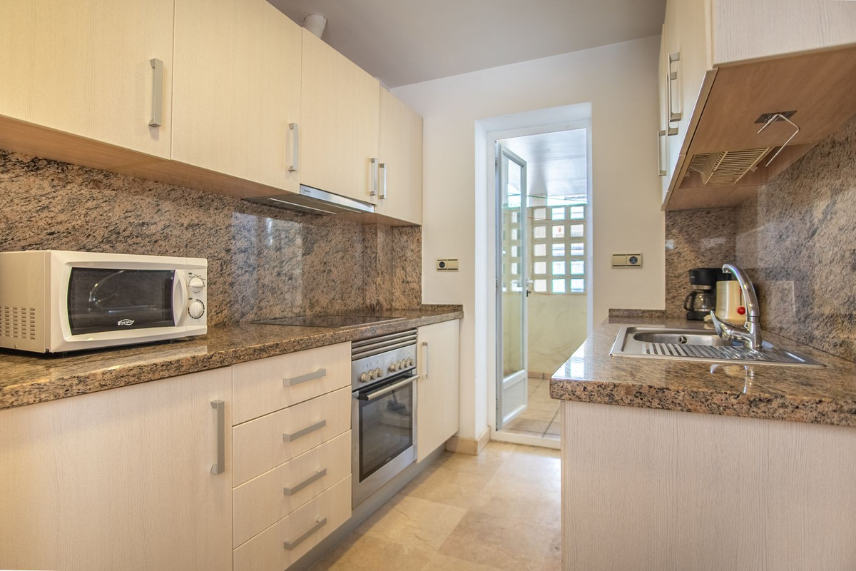Tussenverdieping Appartement in New Golden Mile-27