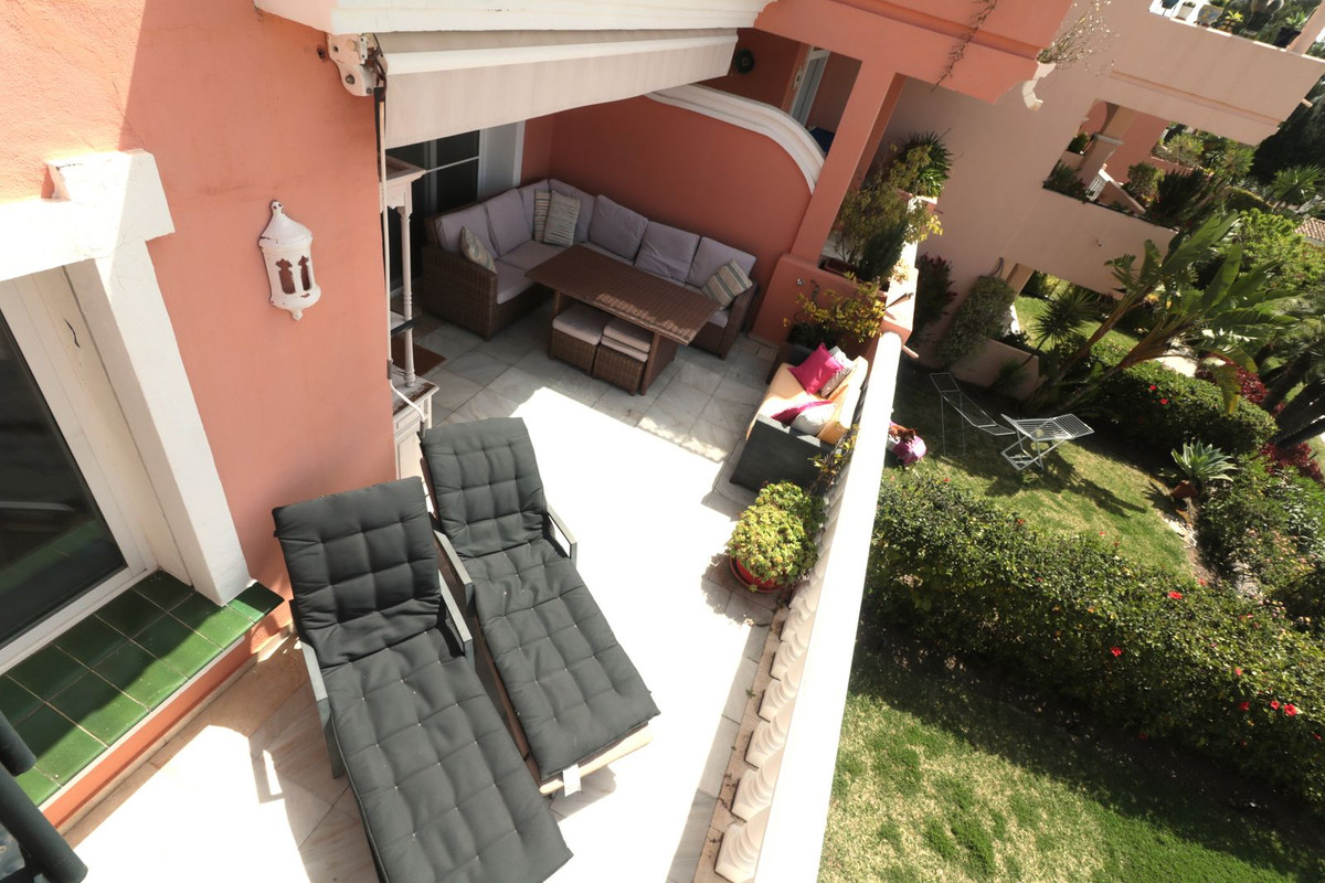 Bovenverdieping Appartement in New Golden Mile-15