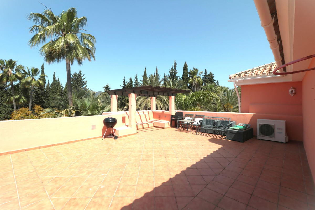 Bovenverdieping Appartement in New Golden Mile-16