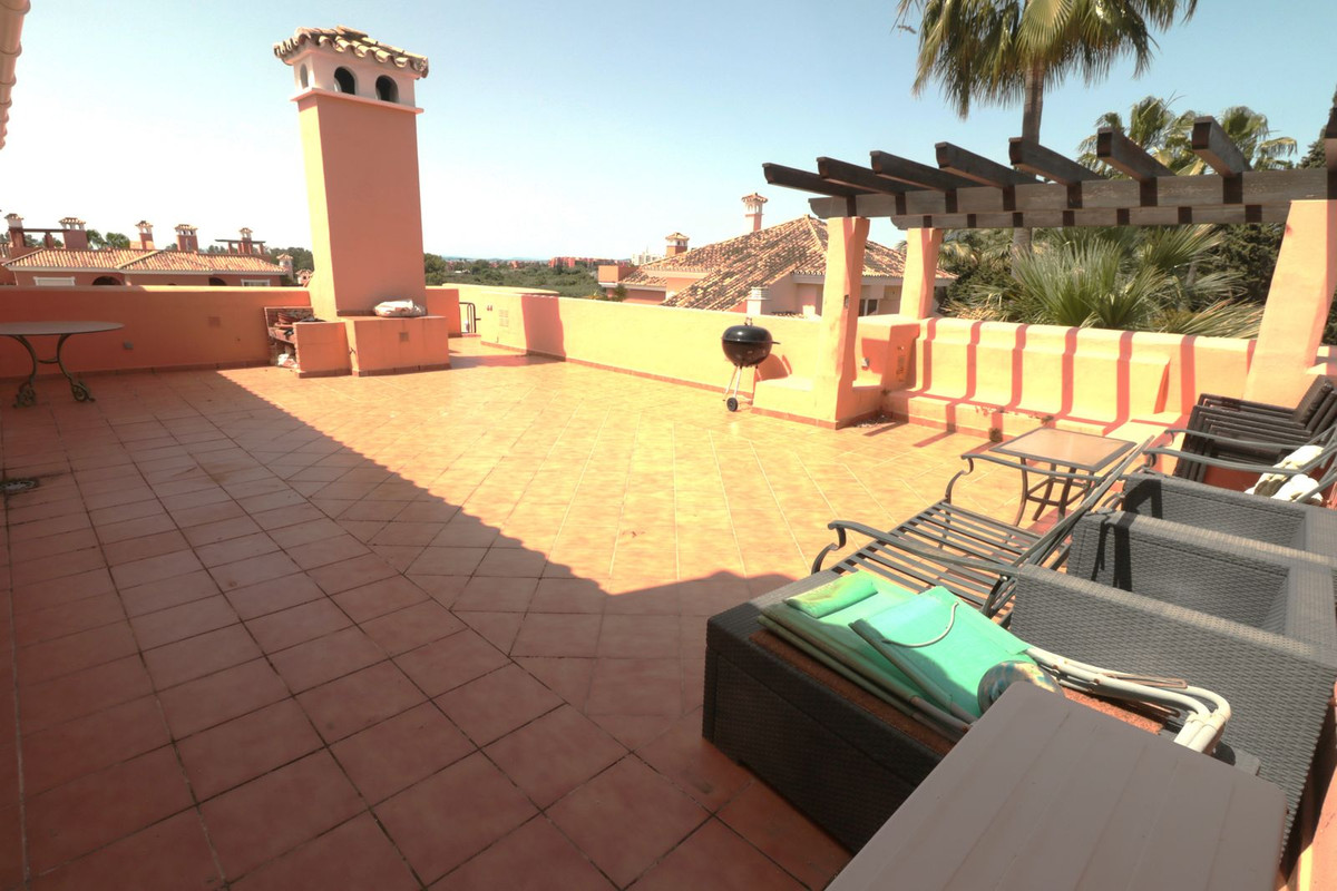 Bovenverdieping Appartement in New Golden Mile-17