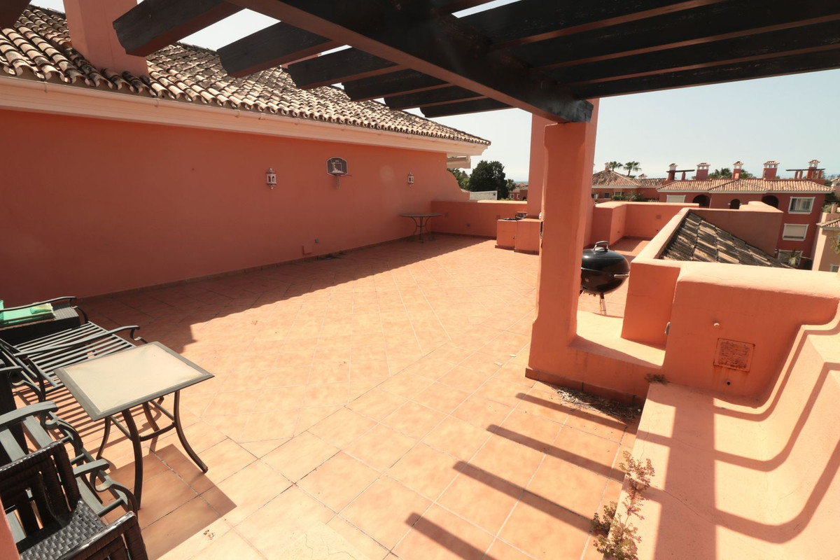 Bovenverdieping Appartement in New Golden Mile-18
