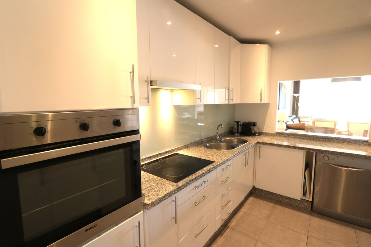 Bovenverdieping Appartement in New Golden Mile-23