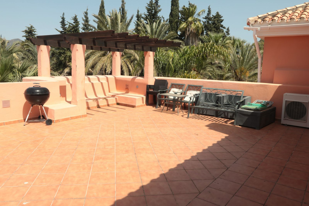 Bovenverdieping Appartement in New Golden Mile-3