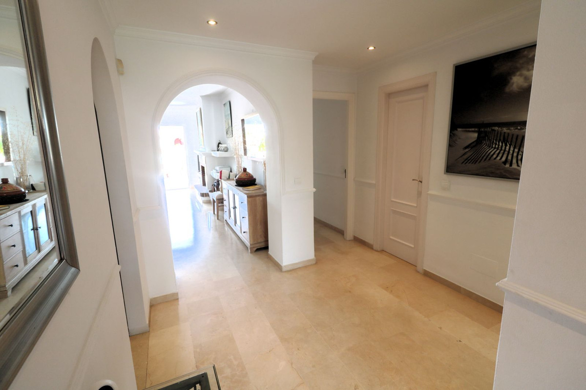 Bovenverdieping Appartement in New Golden Mile-31