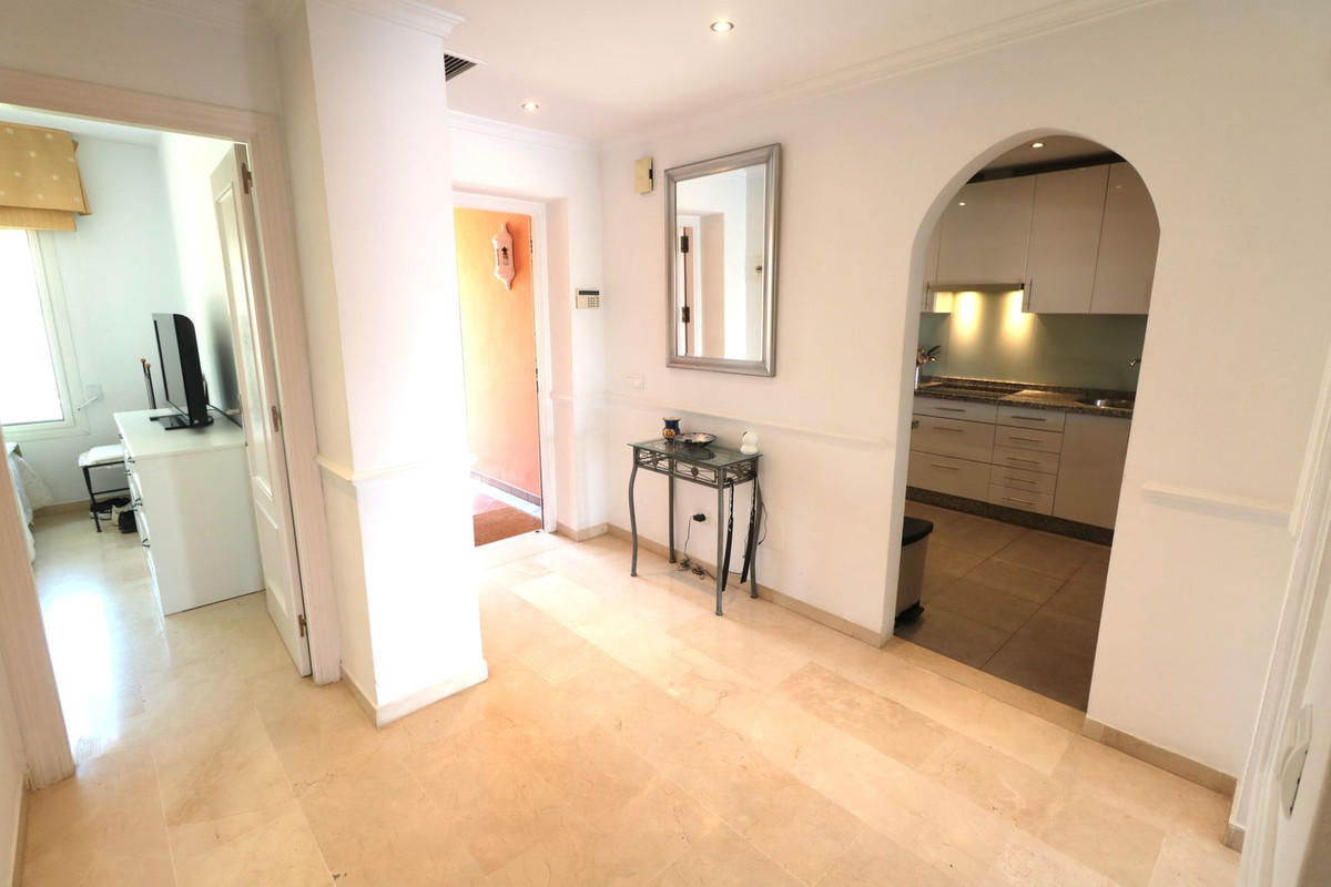 Bovenverdieping Appartement in New Golden Mile-32