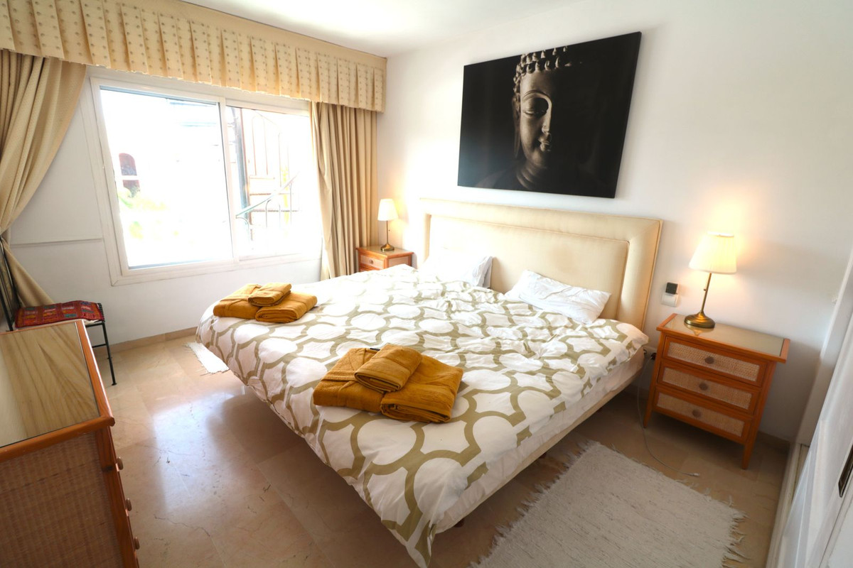 Bovenverdieping Appartement in New Golden Mile-7