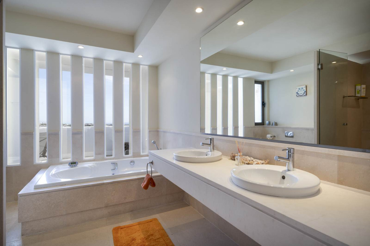 Penthouse in New Golden Mile-13