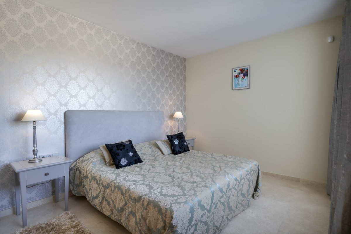 Penthouse in New Golden Mile-14