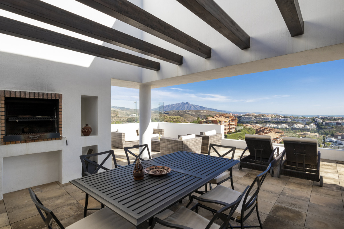 Penthouse in New Golden Mile-2