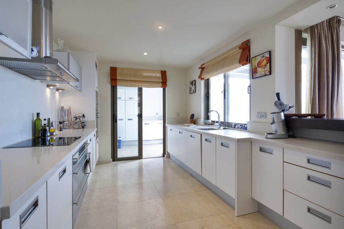 Penthouse in New Golden Mile-6