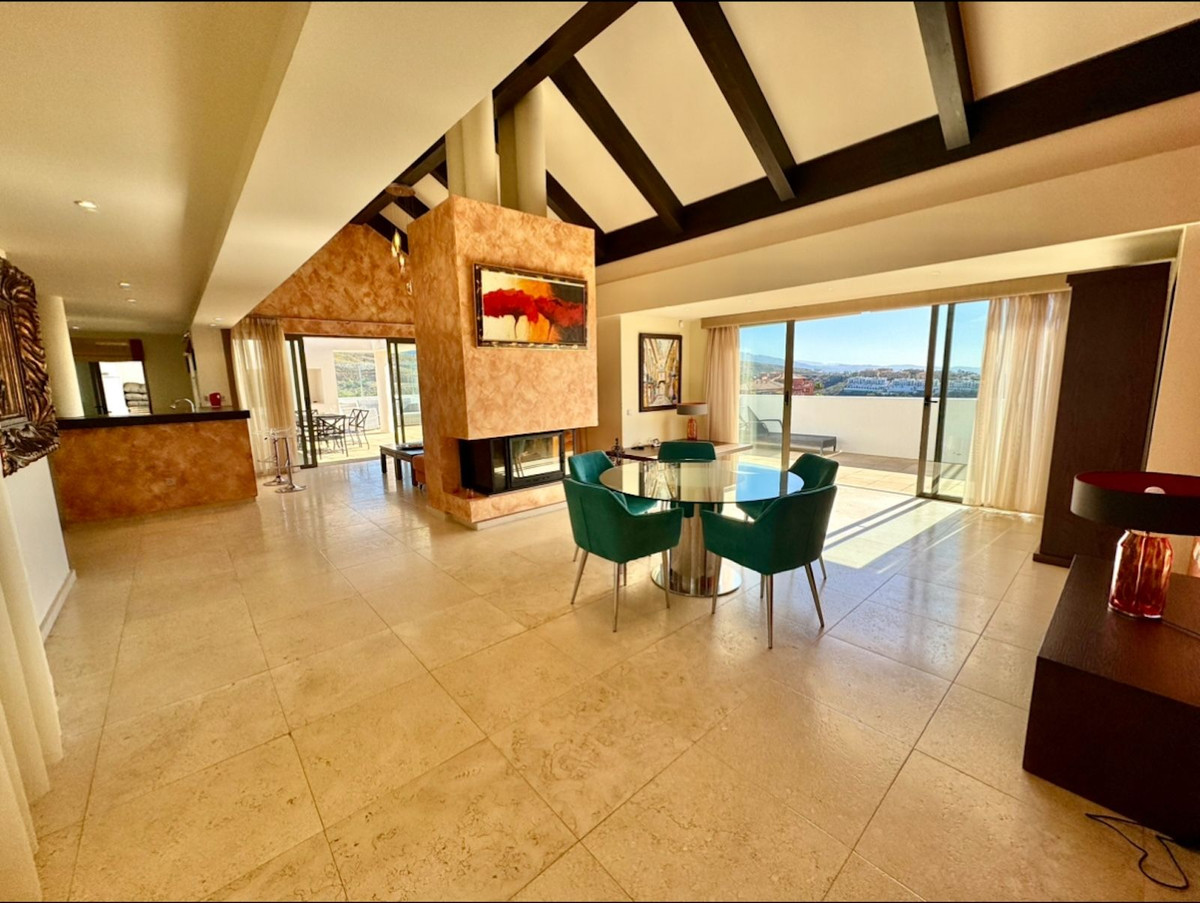 Penthouse in New Golden Mile-8