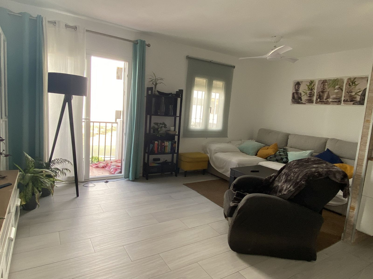 Tussenverdieping Appartement in New Golden Mile-3
