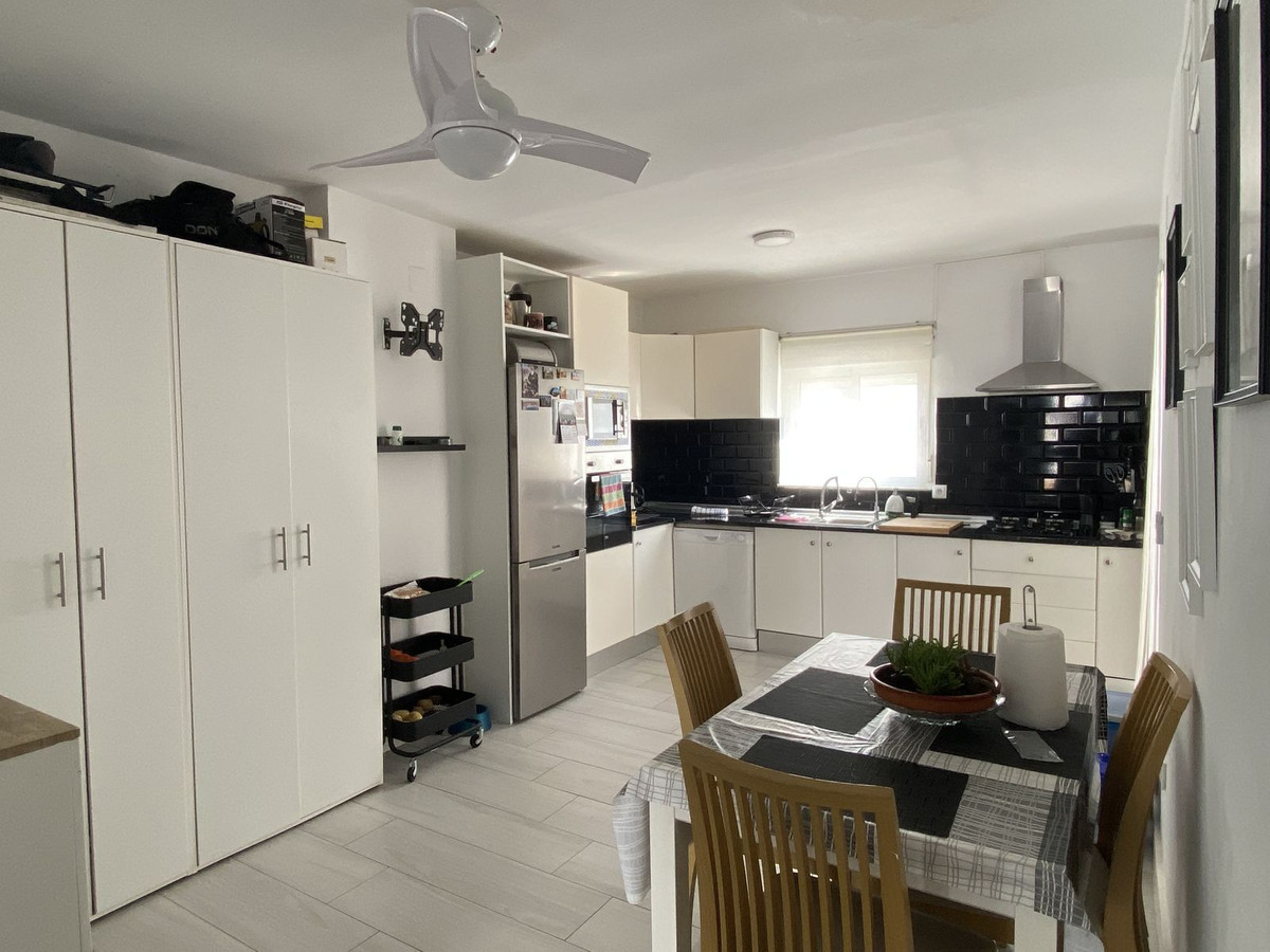 Tussenverdieping Appartement in New Golden Mile-9
