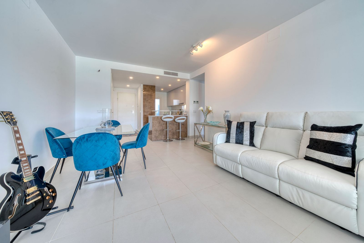 Tussenverdieping Appartement in New Golden Mile-11