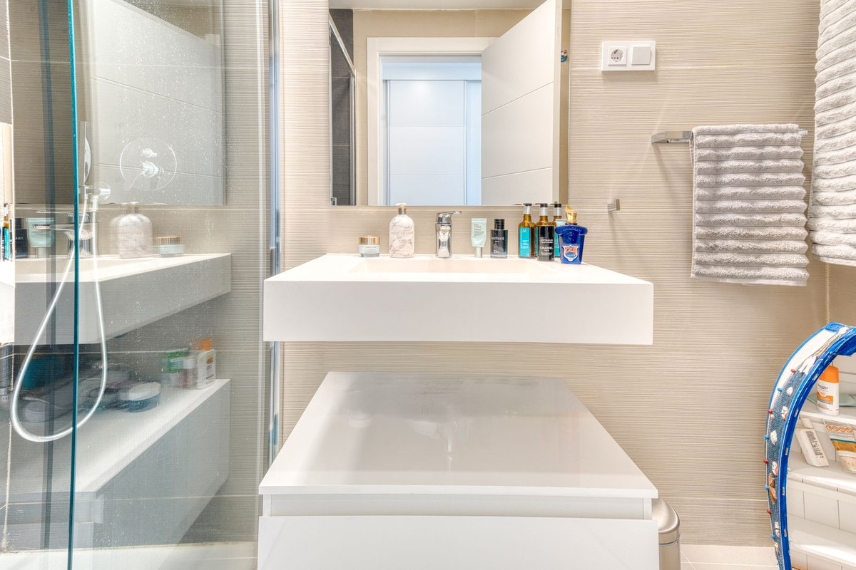 Tussenverdieping Appartement in New Golden Mile-24