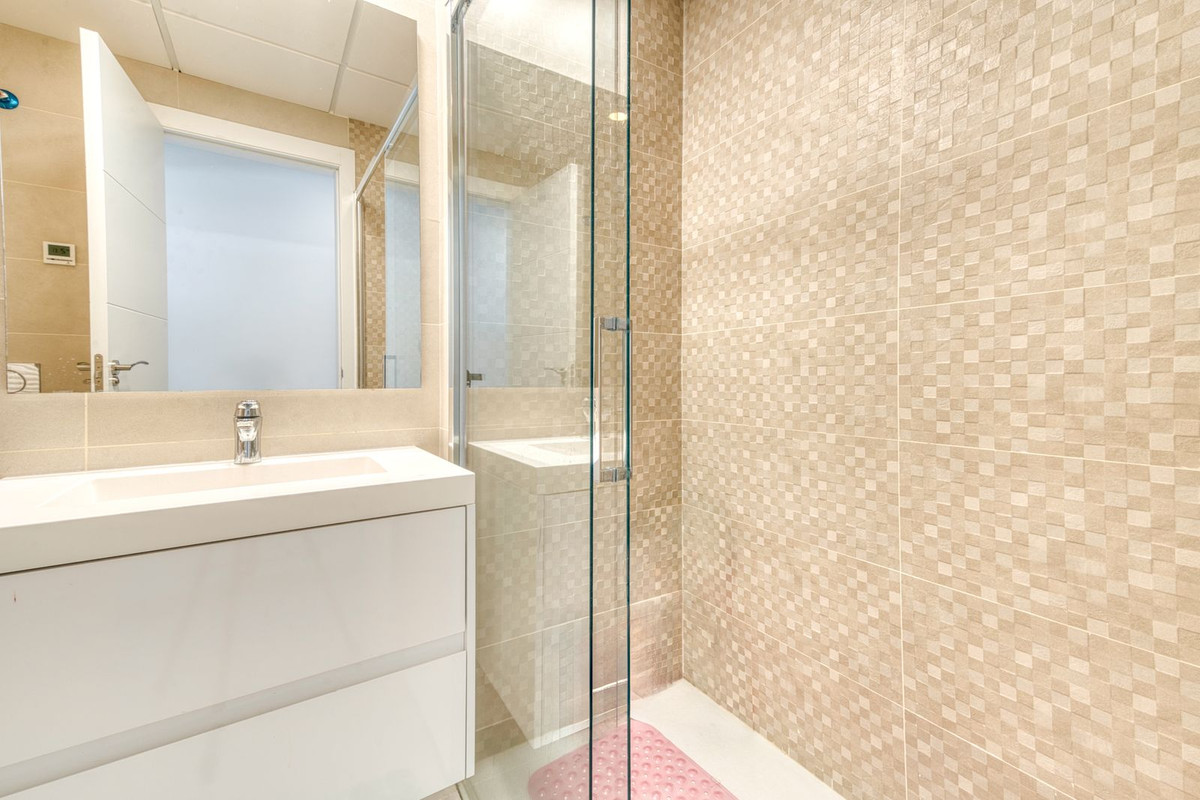 Tussenverdieping Appartement in New Golden Mile-25