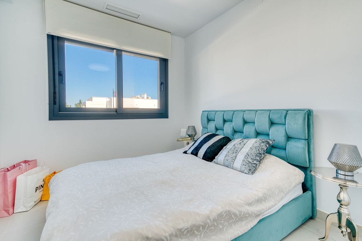 Tussenverdieping Appartement in New Golden Mile-26