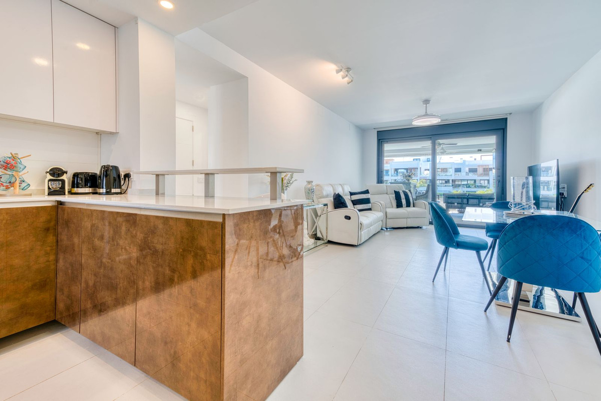 Tussenverdieping Appartement in New Golden Mile-4