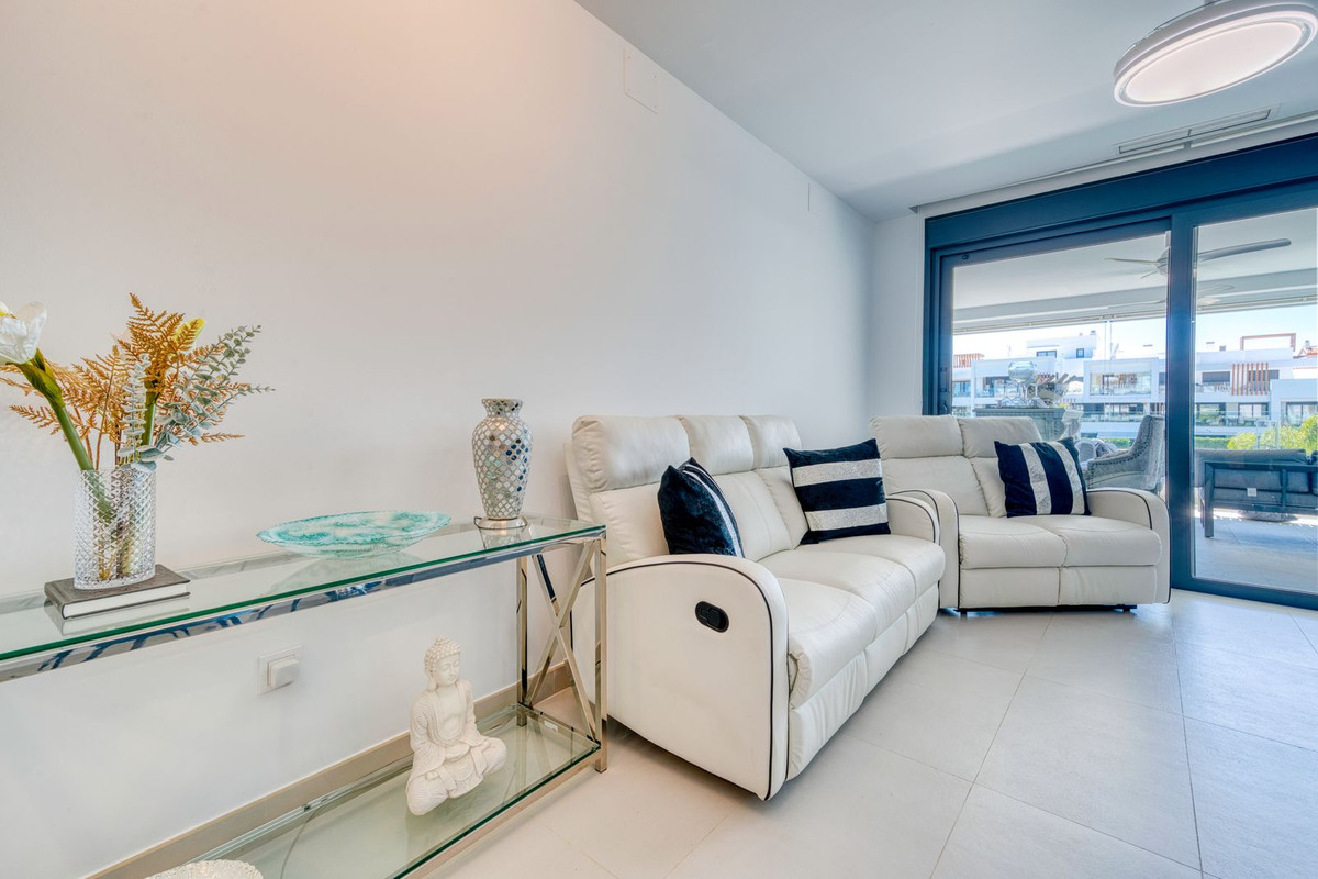 Tussenverdieping Appartement in New Golden Mile-9