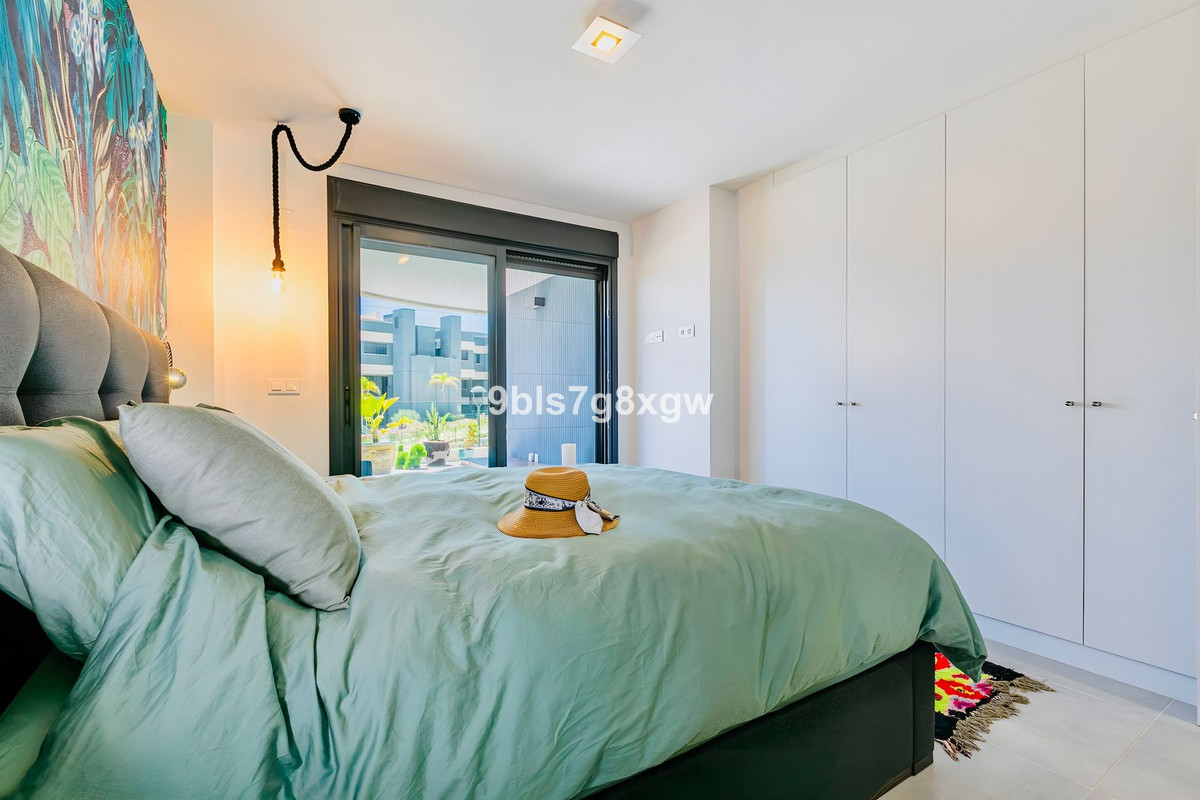 Appartement te koop in New Golden Mile | 3 slaapkamers H5048293