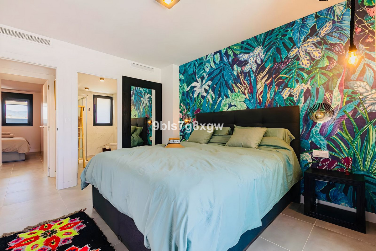 Appartement te koop in New Golden Mile | 3 slaapkamers H5048293