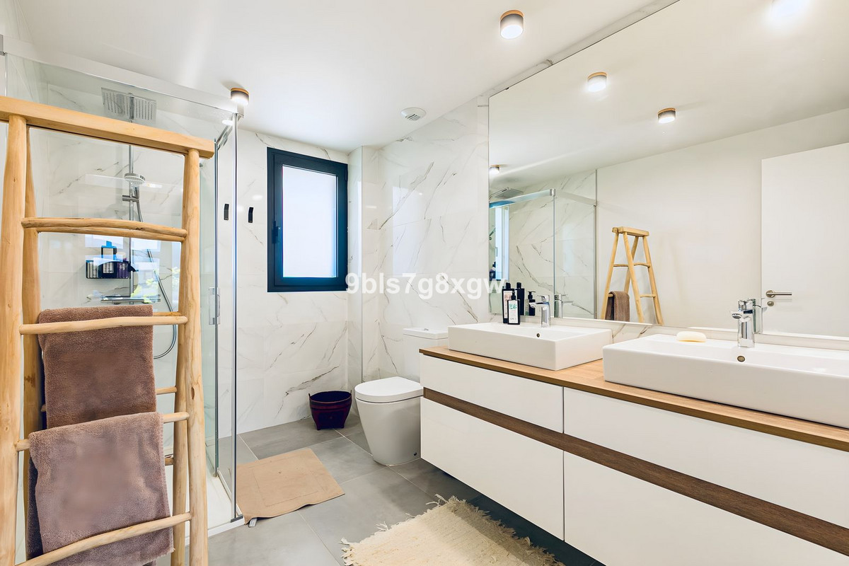 Appartement te koop in New Golden Mile | 3 slaapkamers H5048293