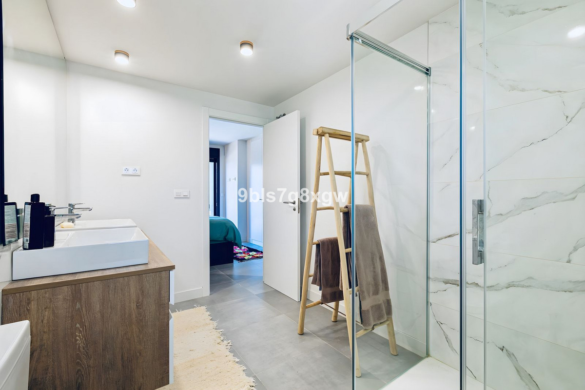 Appartement te koop in New Golden Mile | 3 slaapkamers H5048293