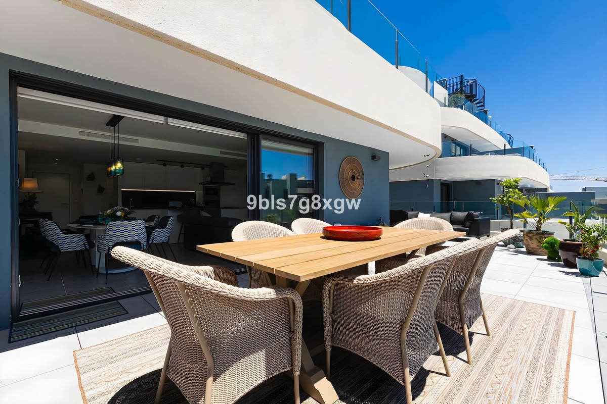 Appartement te koop in New Golden Mile | 3 slaapkamers H5048293